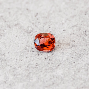 Garnet Marron Orange Coussin - 1,82 carats